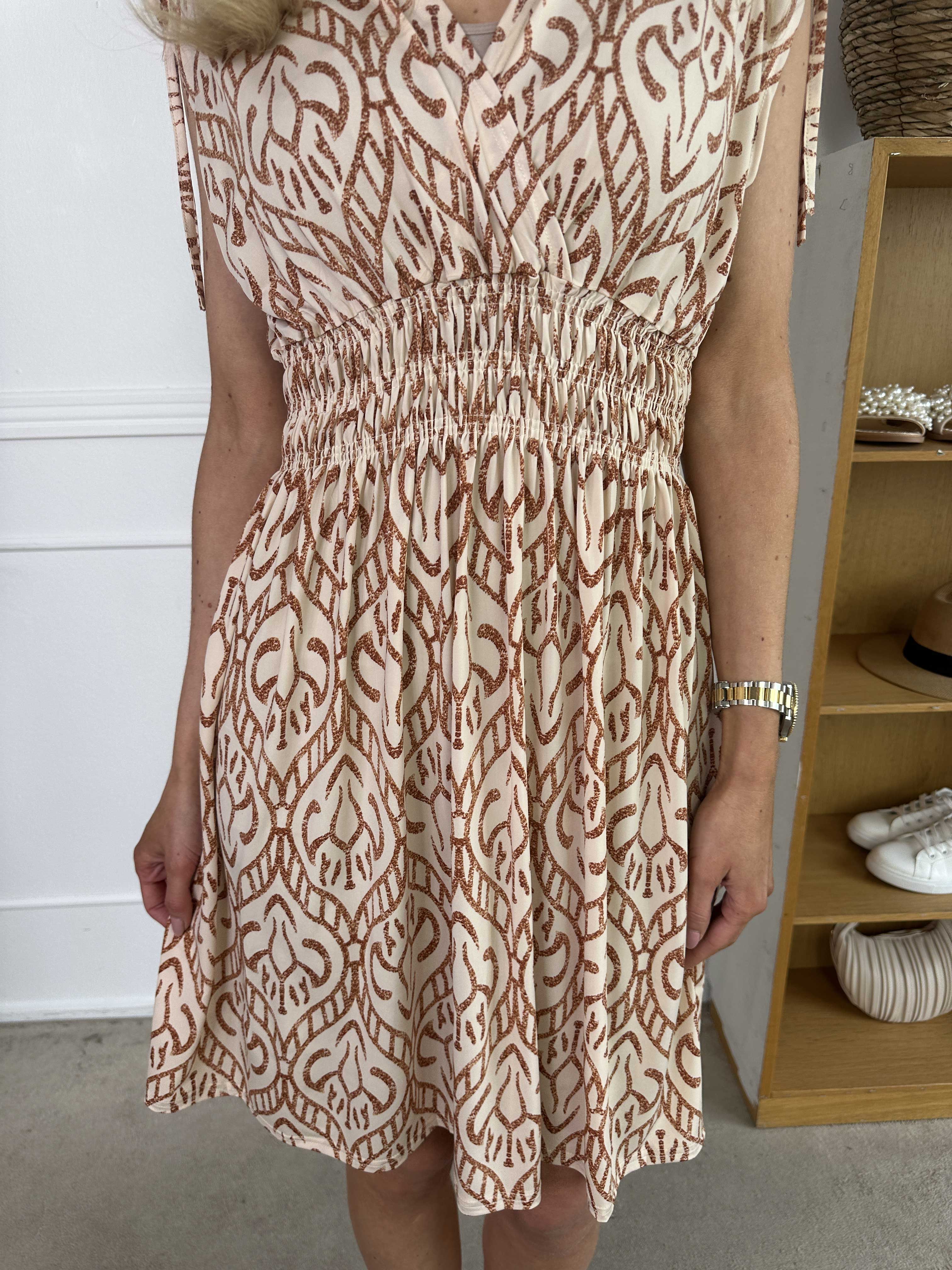 Pams Boho Short - Kort klänning med resår i skrynkelfritt tyg